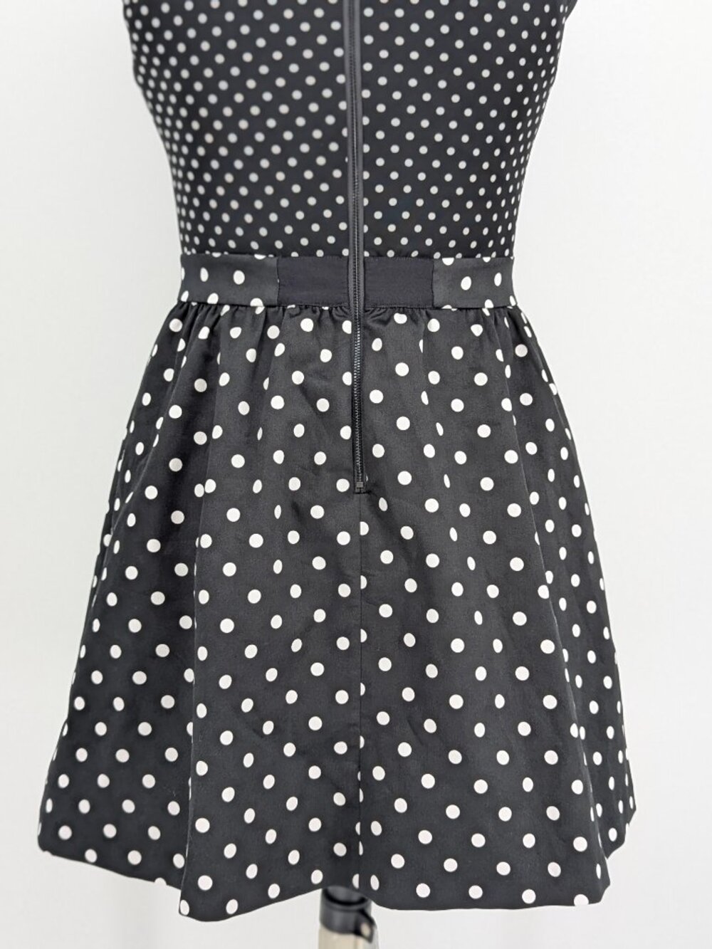 NWOT Alice + Olivia Chara polka dot dress sz 6, has stretch, never worn - Picture 9 of 16